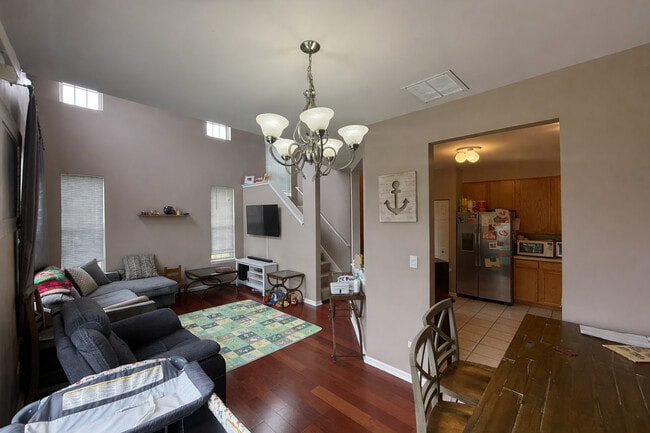 Building Photo - 2914 Rutland Cir