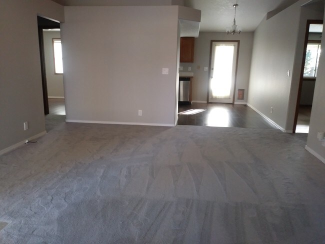 Building Photo - 5656 S Onaga Pl