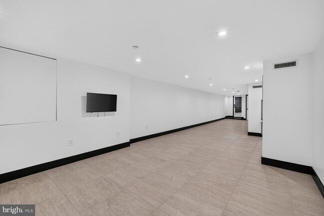 Building Photo - 1513 Vermont Ave NW