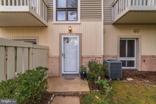 Building Photo - 7938 Bentley Village Dr