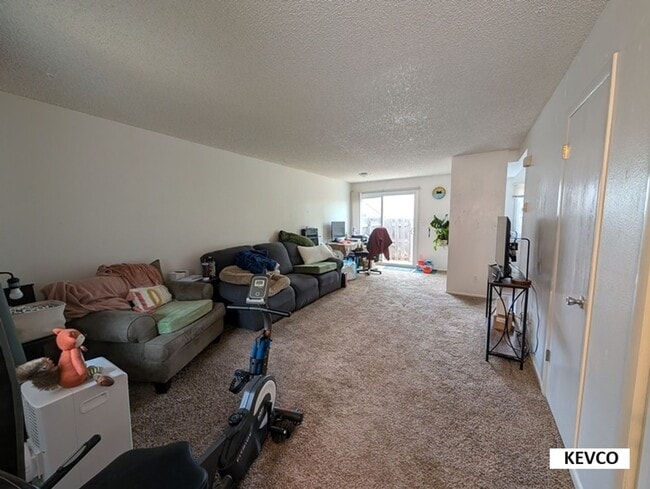 Building Photo - Great Townhome Near Horsetooth Resevoir!