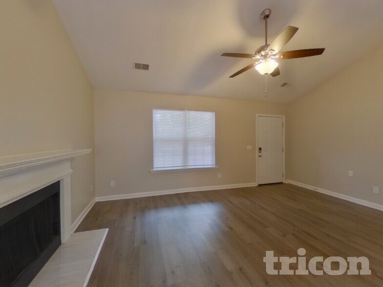 Building Photo - 500 Rockhaven Dr