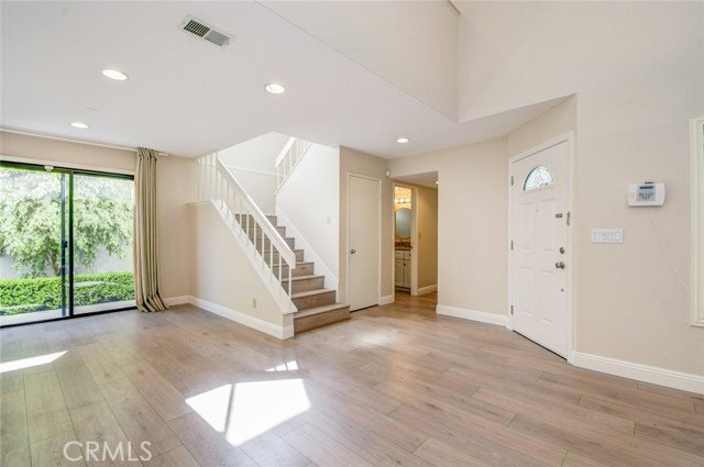 Building Photo - 46 Silkberry