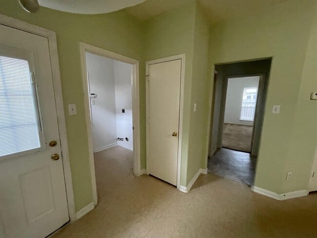 Building Photo - 4002 Timber Falls Ct