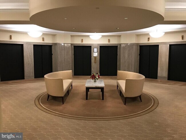 Building Photo - 1600 Arch St