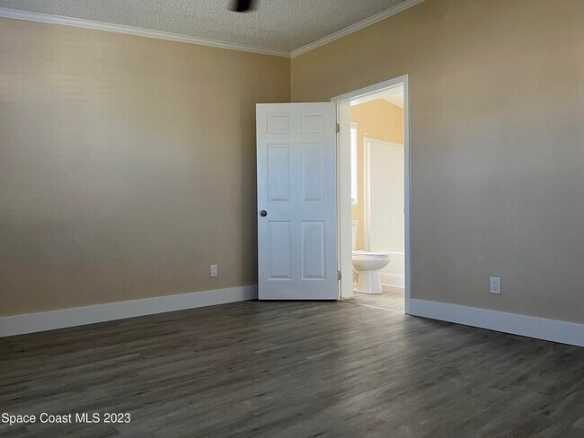 Building Photo - 7050 Bismark Rd