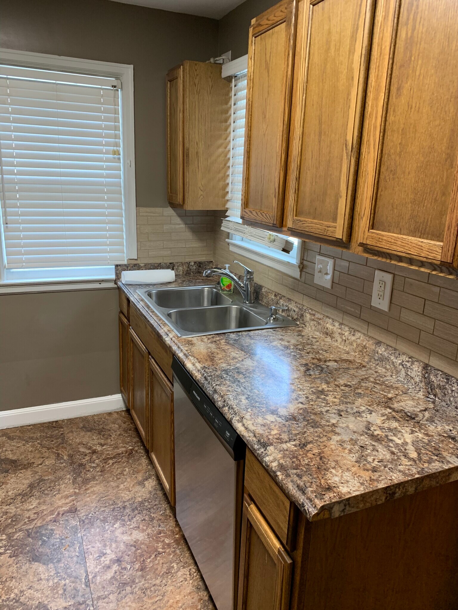 Kitchen - 2902 Wood Street