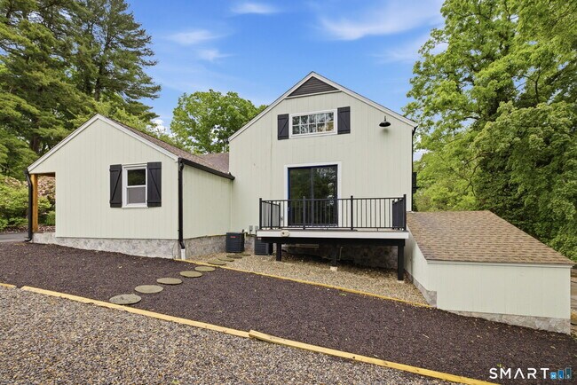 Building Photo - 1 Tulip Tree Ln