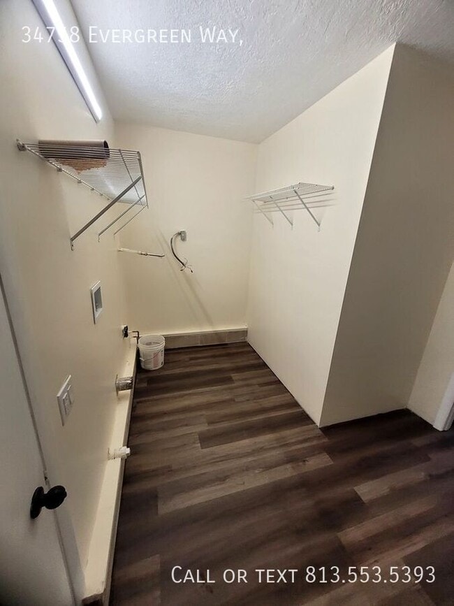 Building Photo - 34758 Evergreen Way
