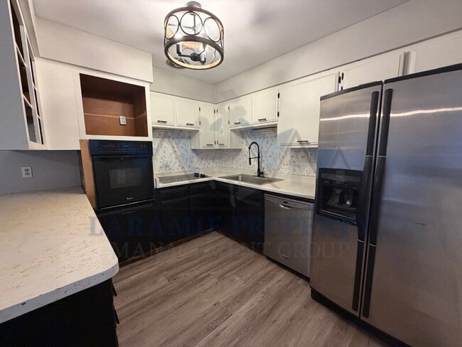 Building Photo - 1519 Mitchell St