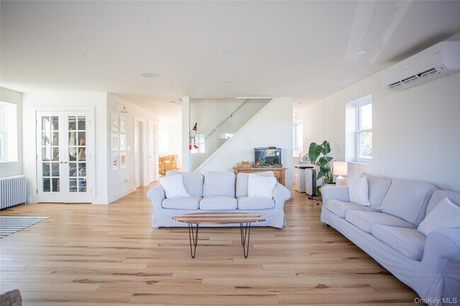 Building Photo - 2175 Bay Blvd