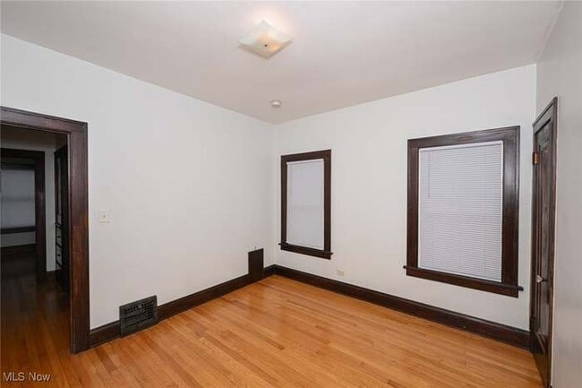 Building Photo - 4919 E 107th St