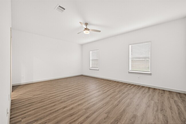 Building Photo - 1107 Lakes Edge Ln