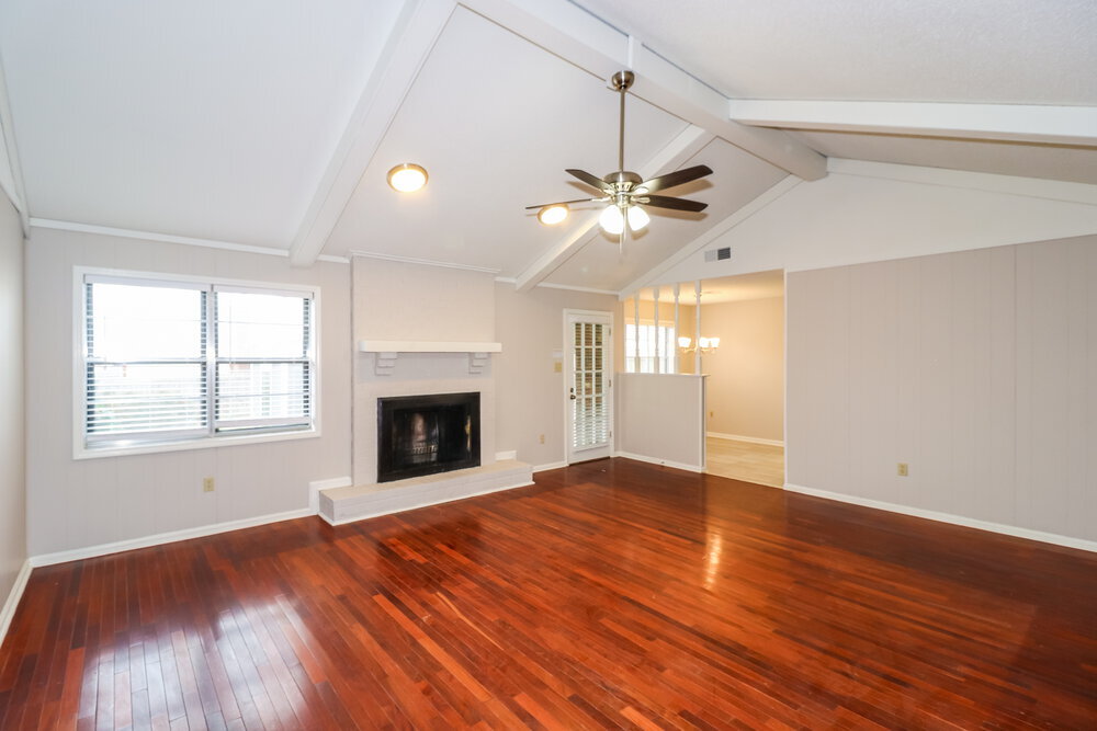 Building Photo - 6424 Barwick Dr