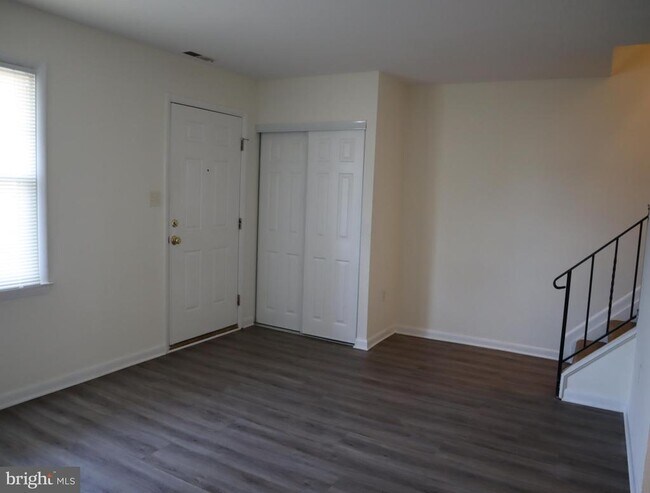 Building Photo - 707 Shiloh St