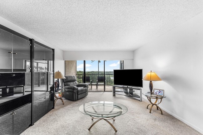 Building Photo - 6662 Boca Del Mar Dr