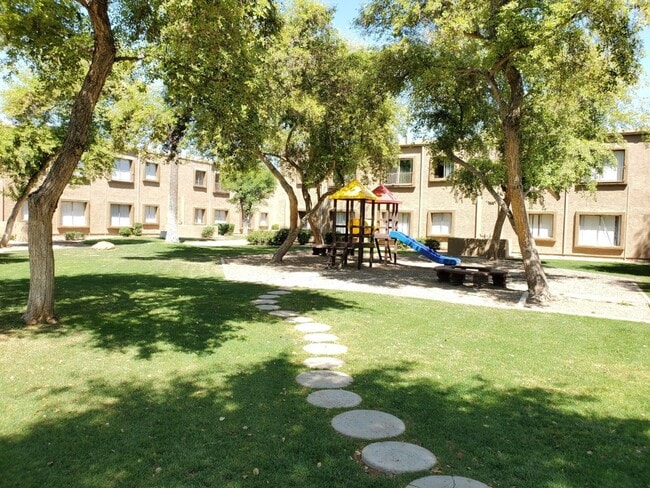 Building Photo - Casa De Flores