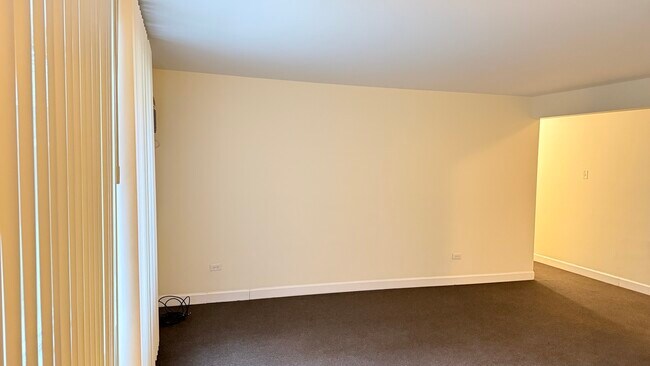 Building Photo - 9036 S Cottage Grove Ave