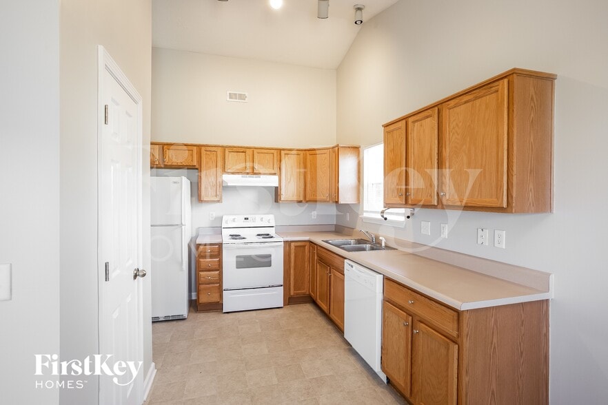 Building Photo - 10622 Deercrest Ln