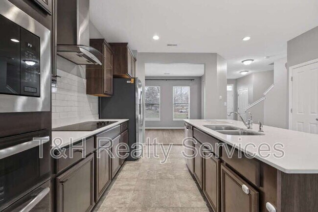 Building Photo - 156 Haugh St