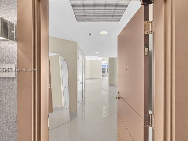 Building Photo - 17301 Biscayne Blvd