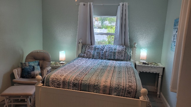 Building Photo - 11619 80th Ave