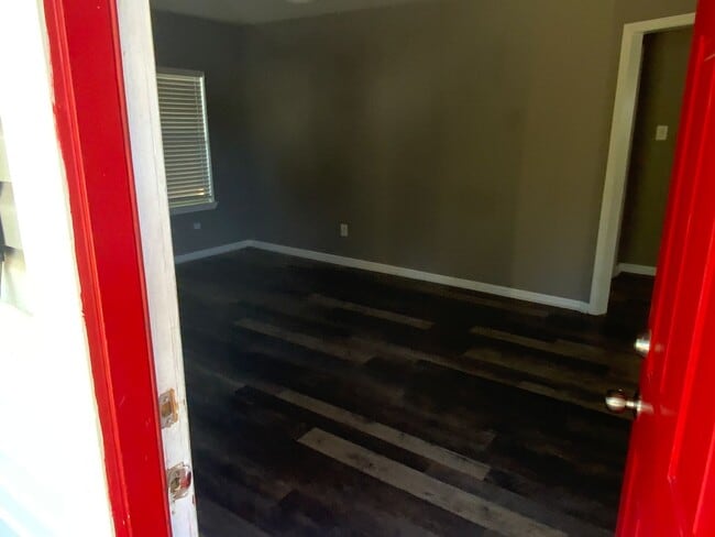 Building Photo - 111 E Pine St