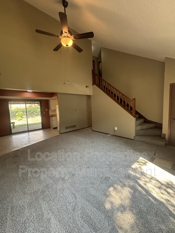 Building Photo - 2401 Sequoia Ct