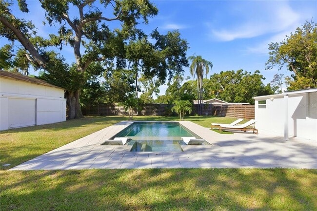 Building Photo - 2826 Marlette St