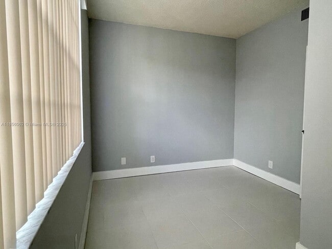 Building Photo - 48 Whitehead Cir