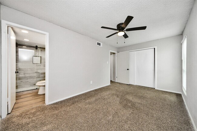 Building Photo - 781 Country Pl Dr