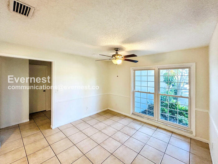 Building Photo - 1301 Gulfview Woods Ln