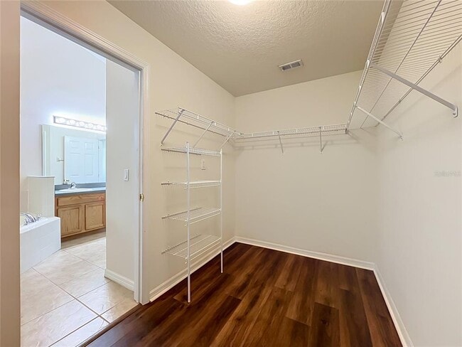 Building Photo - 1045 Willow Branch Dr