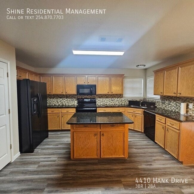 Building Photo - 4410 Hank Dr