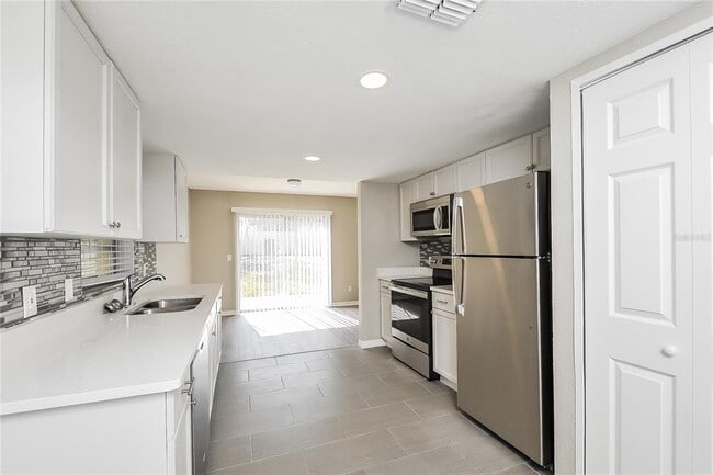 Building Photo - 1625 Crossridge Dr