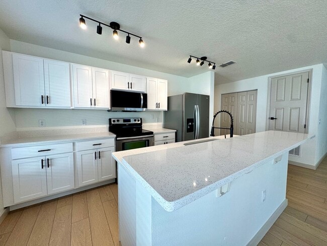 Building Photo - Remodeled Single Family Home in Hunter's Ridge Ormond Beach