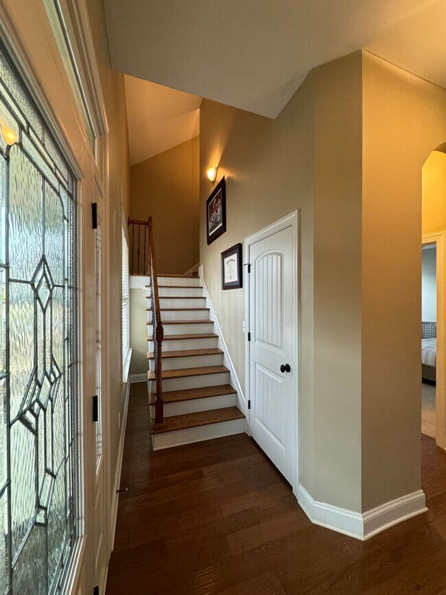 Building Photo - Available Now Charming Resort-Style Home f...