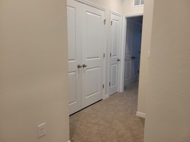 Building Photo - 11815 Davis Dr