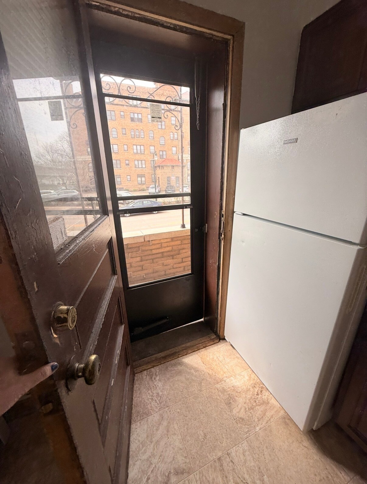 Building Photo - 4002 N Farwell Ave