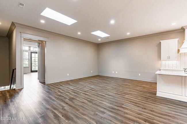 Building Photo - 10506 Meeting St