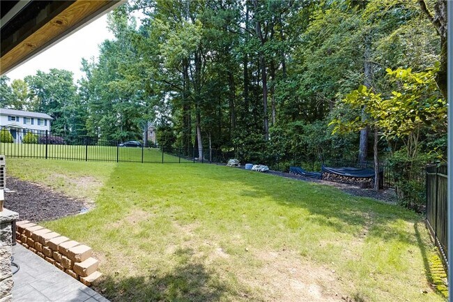 Building Photo - 4332 Cove Way Dr NE