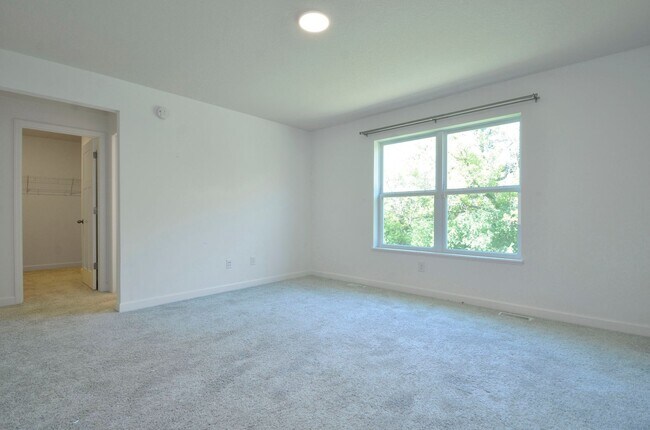 Building Photo - 3858 Heath Ave N