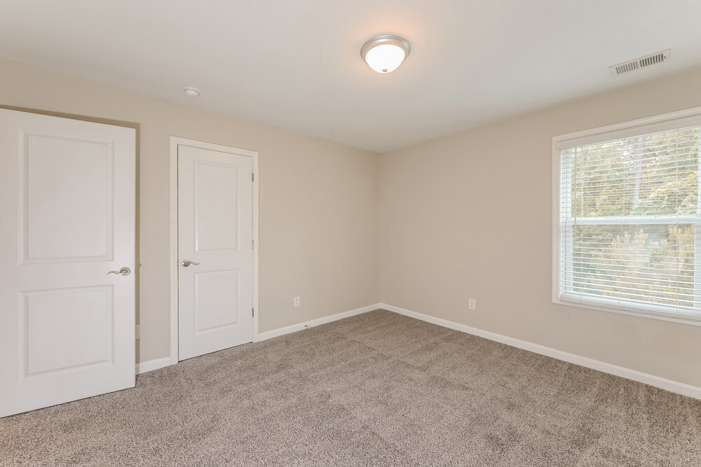 Building Photo - 1070 Sutherland Dr