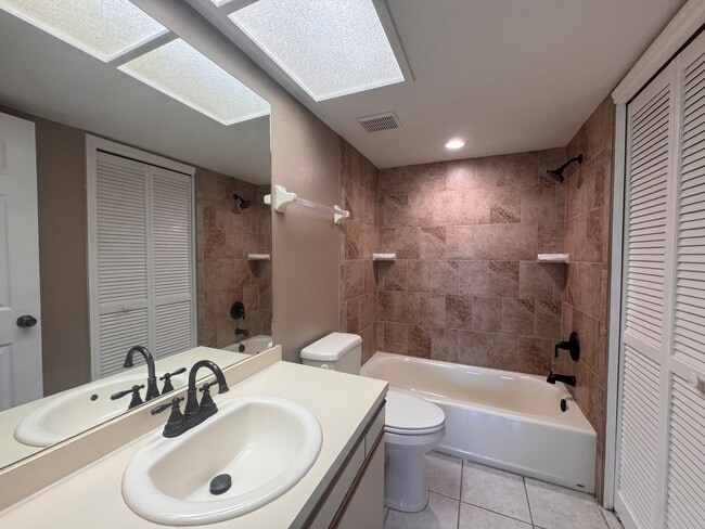 Building Photo - 3BR 3BA Townhome w/ Beach View +  Pool + Updated Kitchen + Balcony/Patio in Hidden Harbour