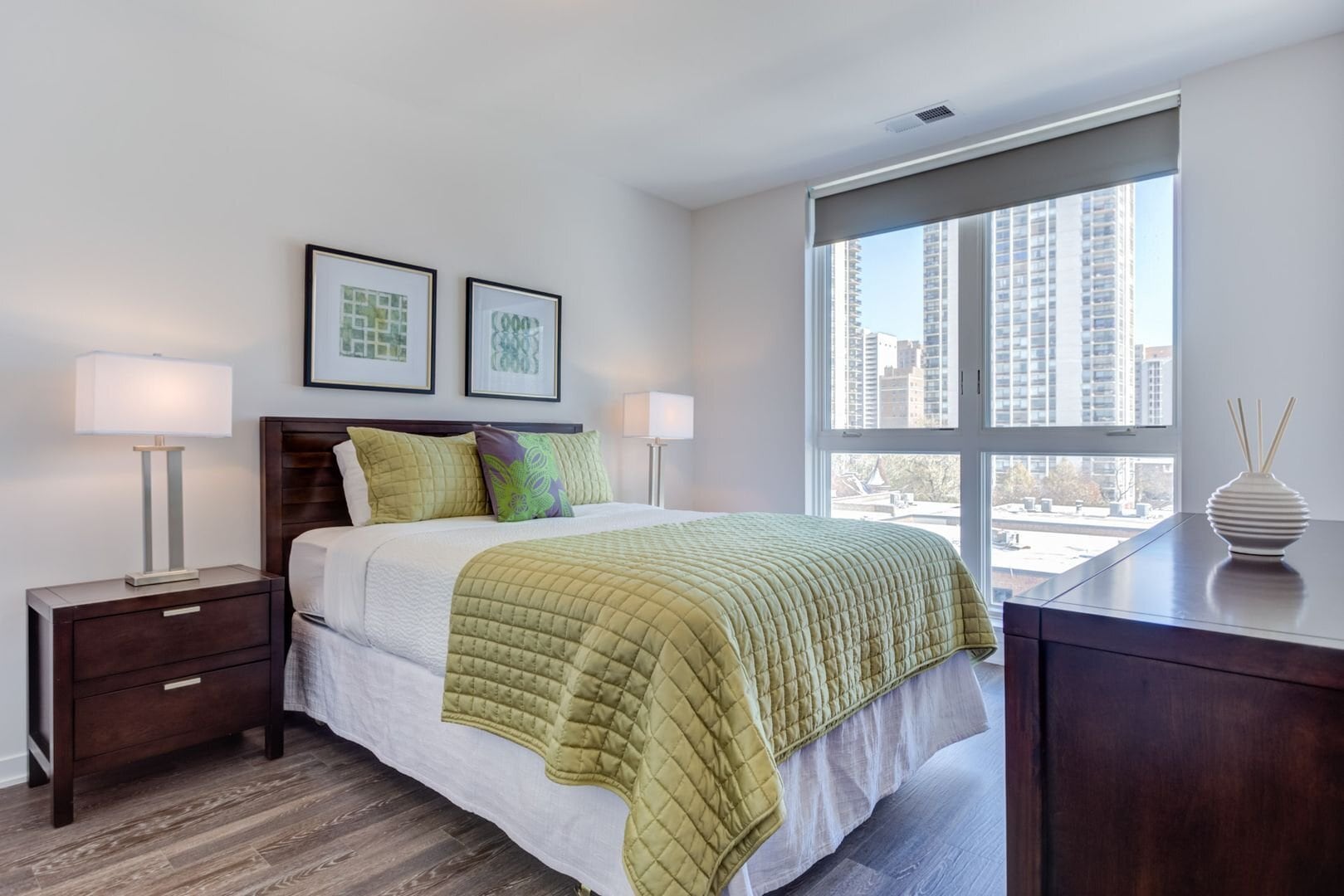 Building Photo - 1323 N Wells St