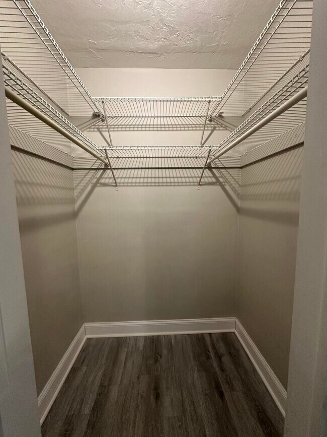 Building Photo - 2301 NE 14th Street Causeway