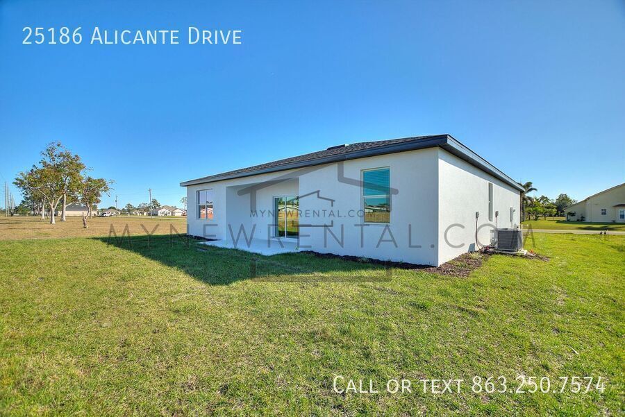 Building Photo - 25186 Alicante Dr