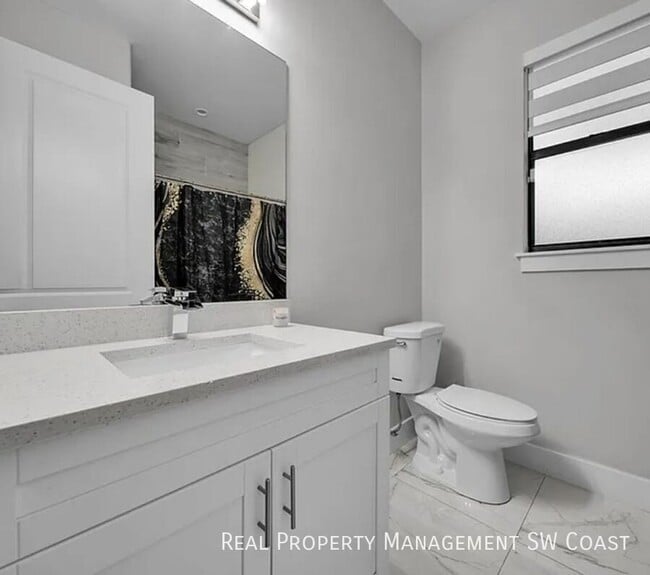 Building Photo - 4267 4th Ave SE