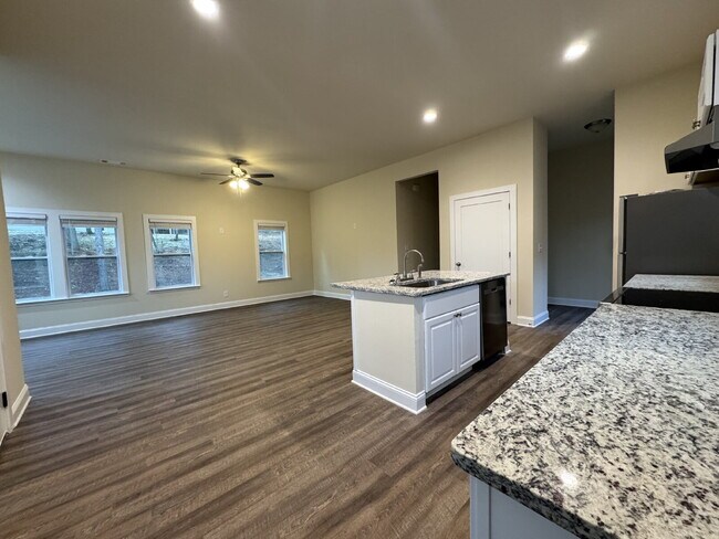 Building Photo - New Construction in North Hall for Rent!