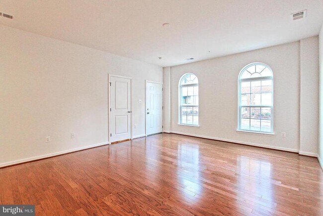 Building Photo - 13652 Endeavour Dr